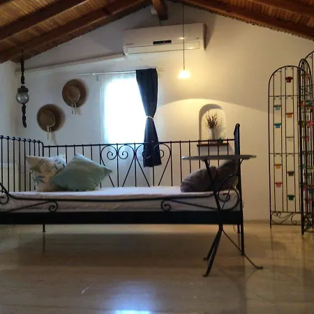 Gazde/Camere de închiriat Beyaz Ev