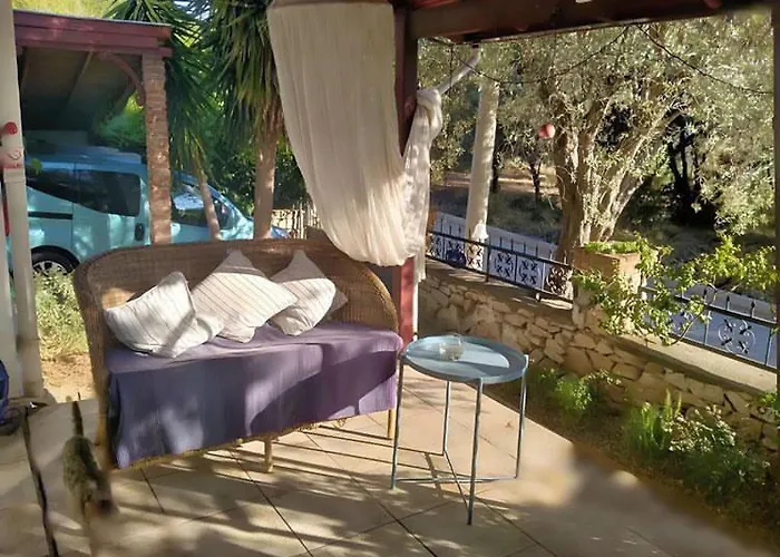 Beyaz Ev * Seferihisar